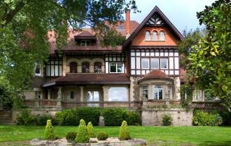 Edificio de Seguros Bilbao en Getxo (Vizcaya).